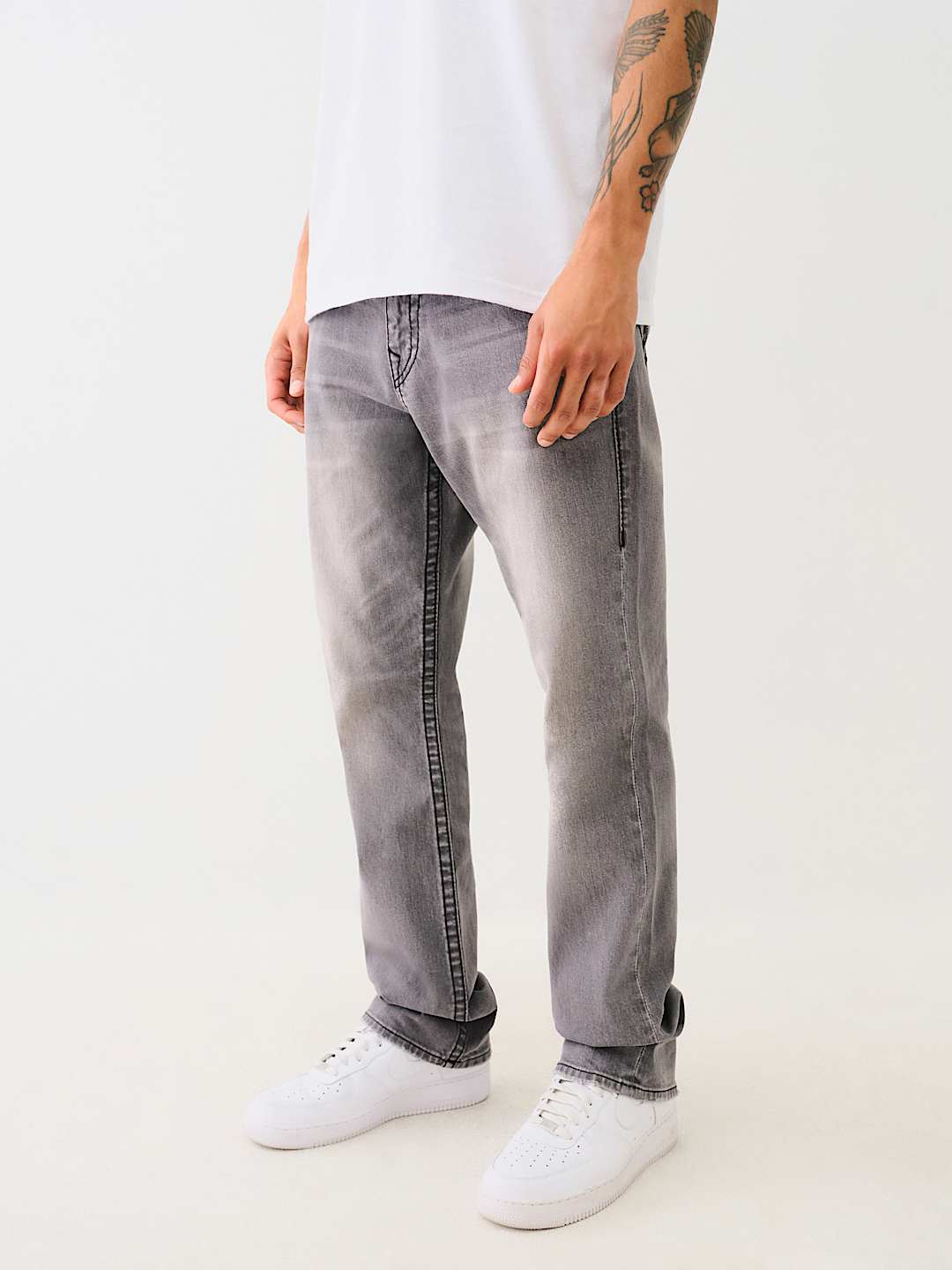 RICKY EMBOSSED HORSESHOE BIG T STRAIGHT JEAN