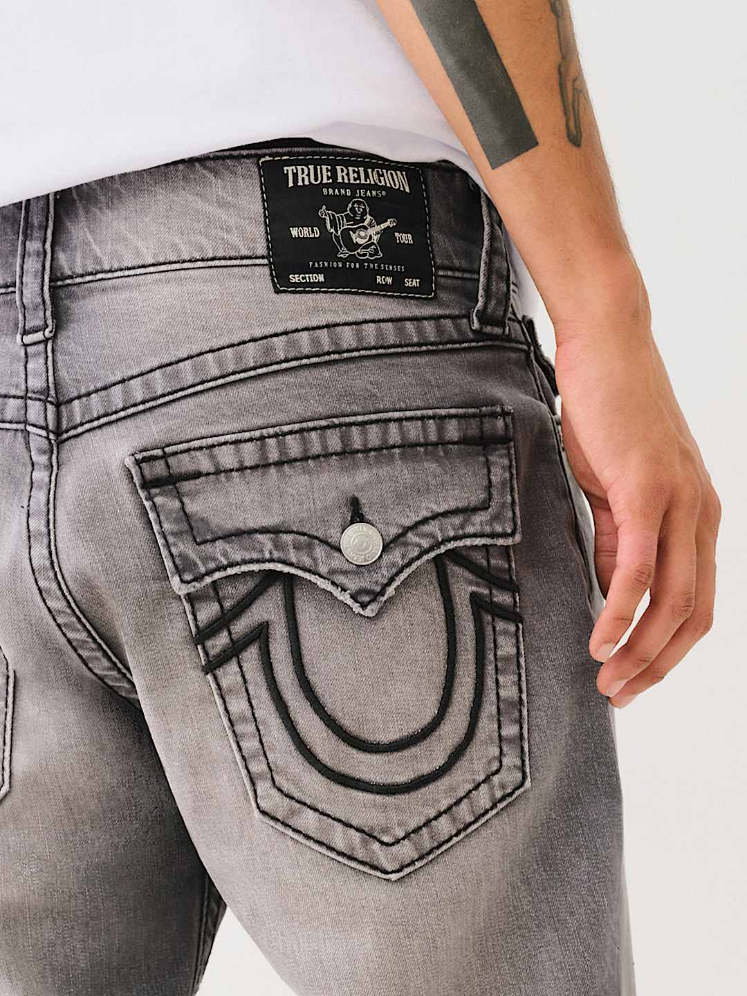 RICKY EMBOSSED HORSESHOE BIG T STRAIGHT JEAN