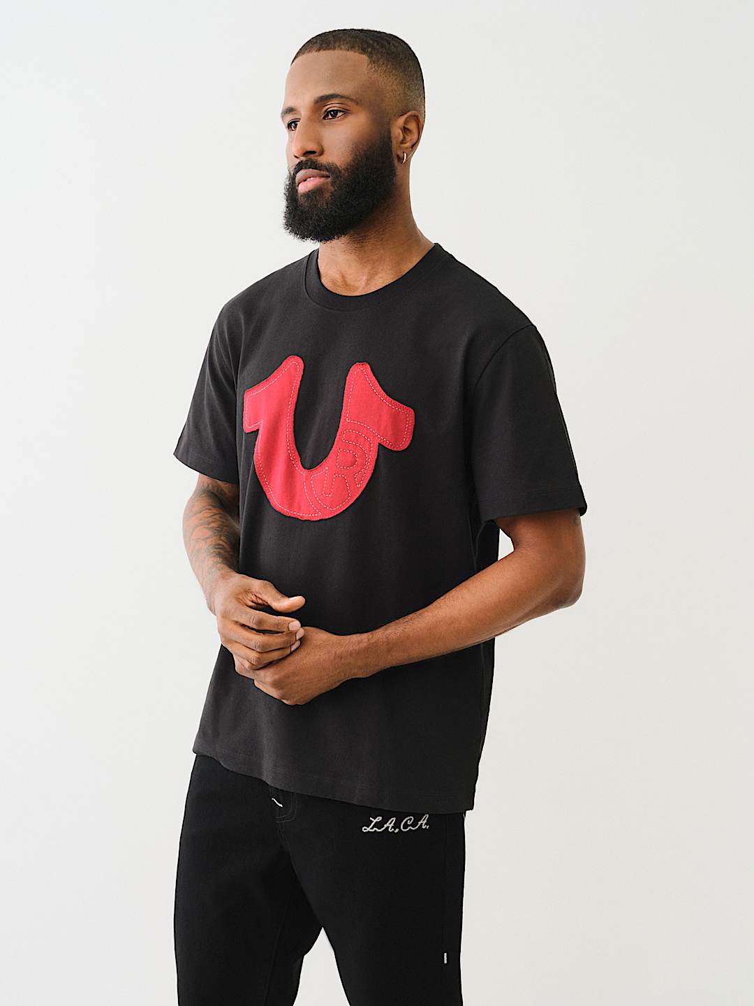 REGISTERED HORSESHOE APPLIQUE HEAVYWEIGHT TEE