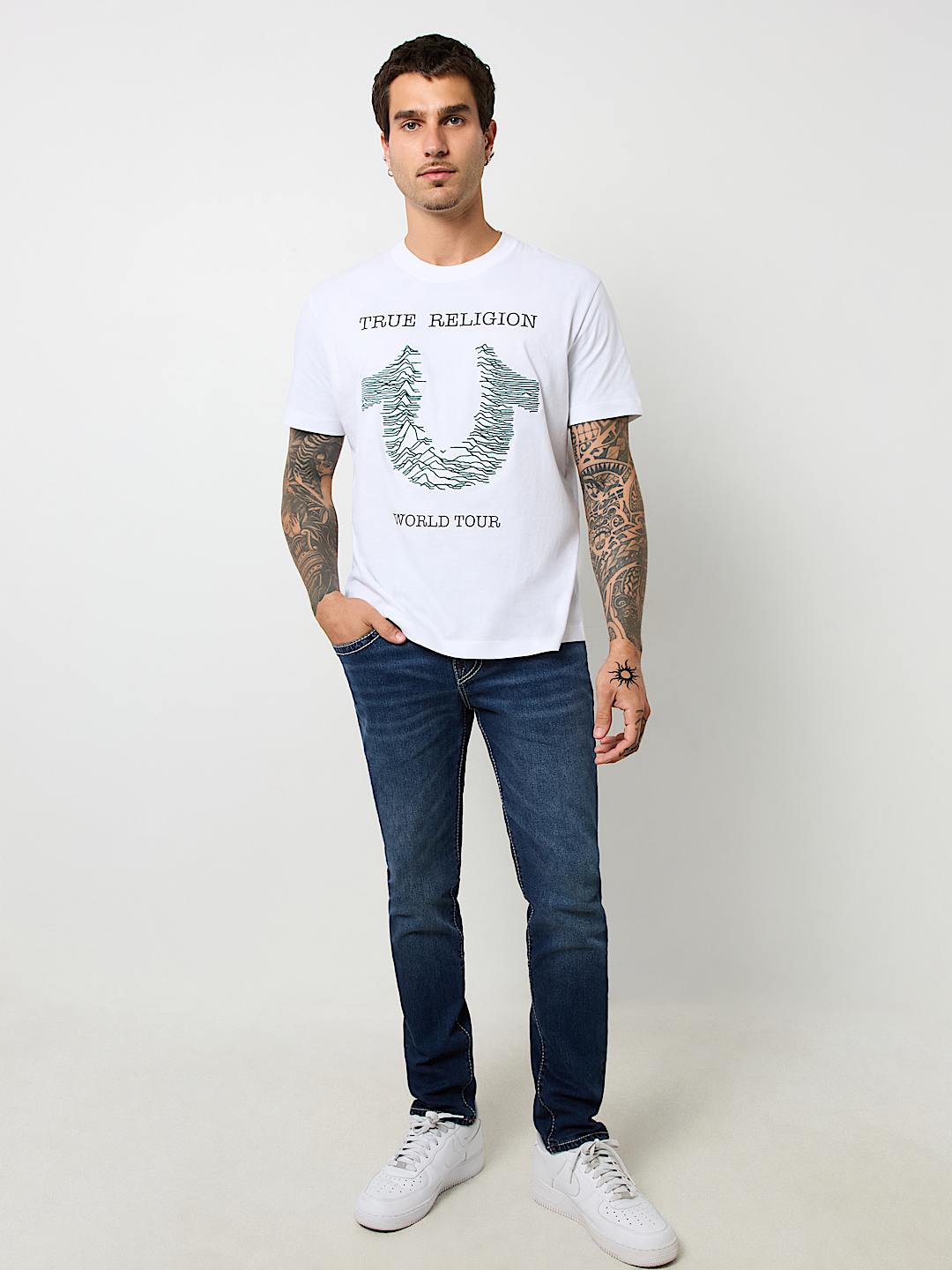 EMBROIDERED RADIO WAVE HORSESHOE TEE