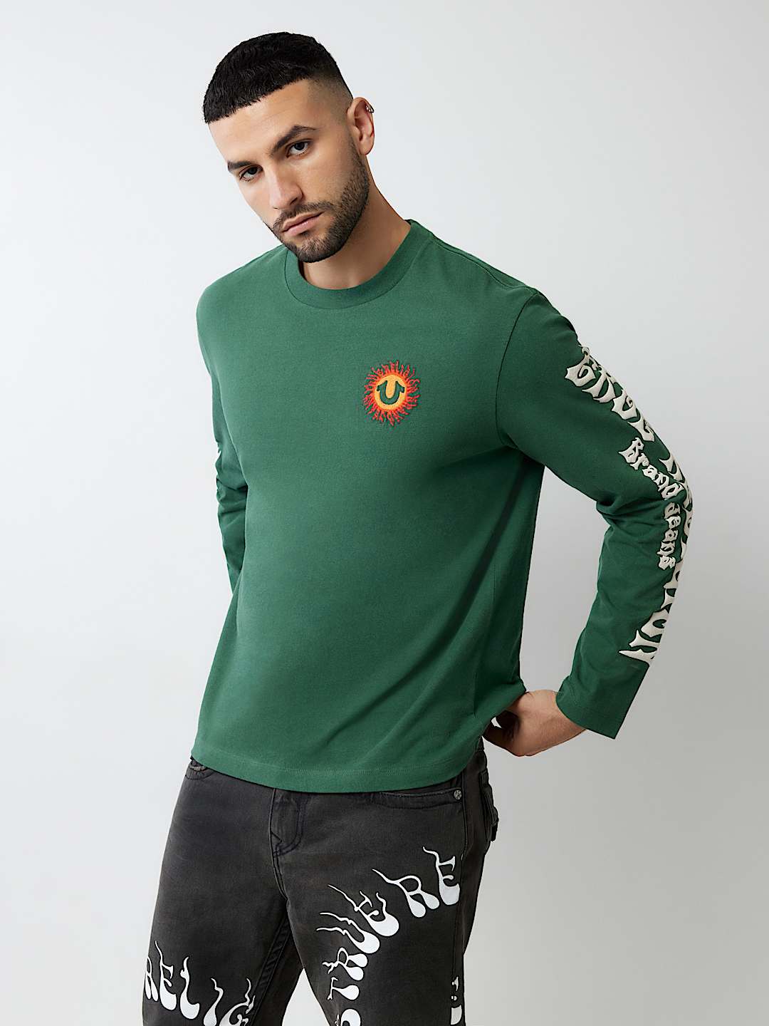 BLAZING HORSESHOE LONG SLEEVE TEE
