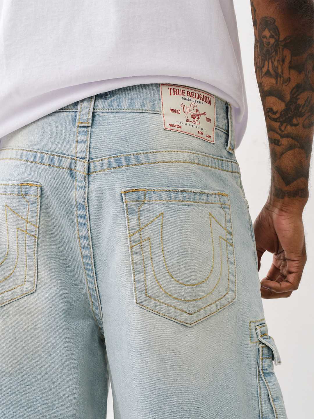 LIGHT WASH BAGGY CARGO JEAN True Religion