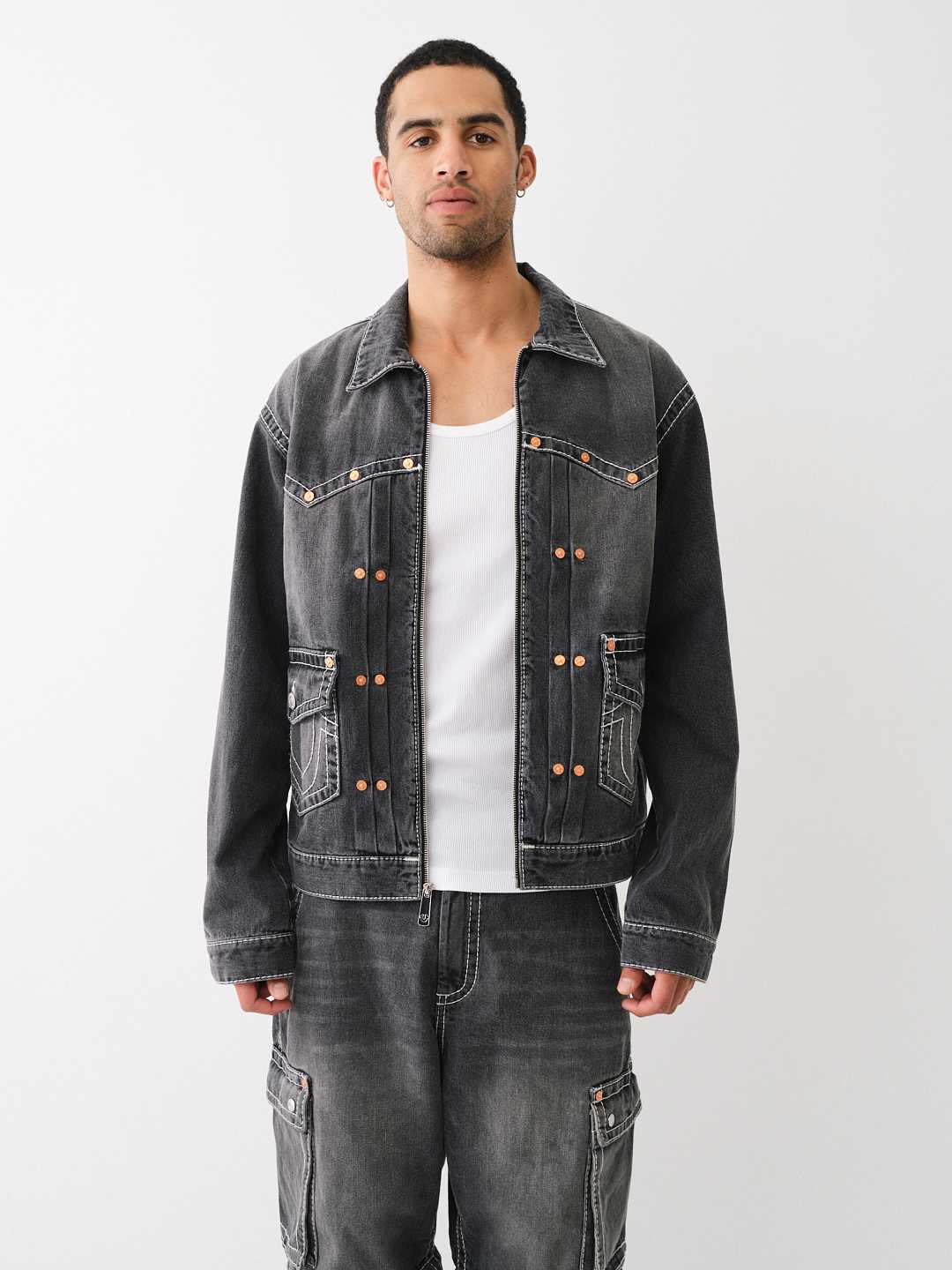 RIVET BIG T ZIP DENIM JACKET