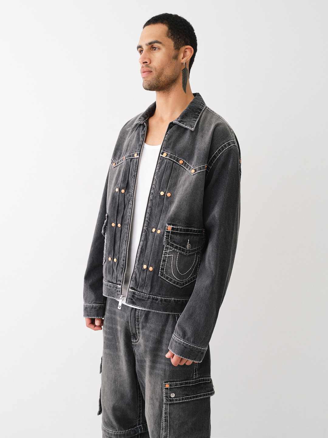 RIVET BIG T ZIP DENIM JACKET | True Religion