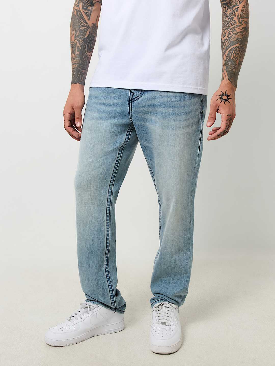 GENO EMBOSSED HORSESHOE SLIM JEAN