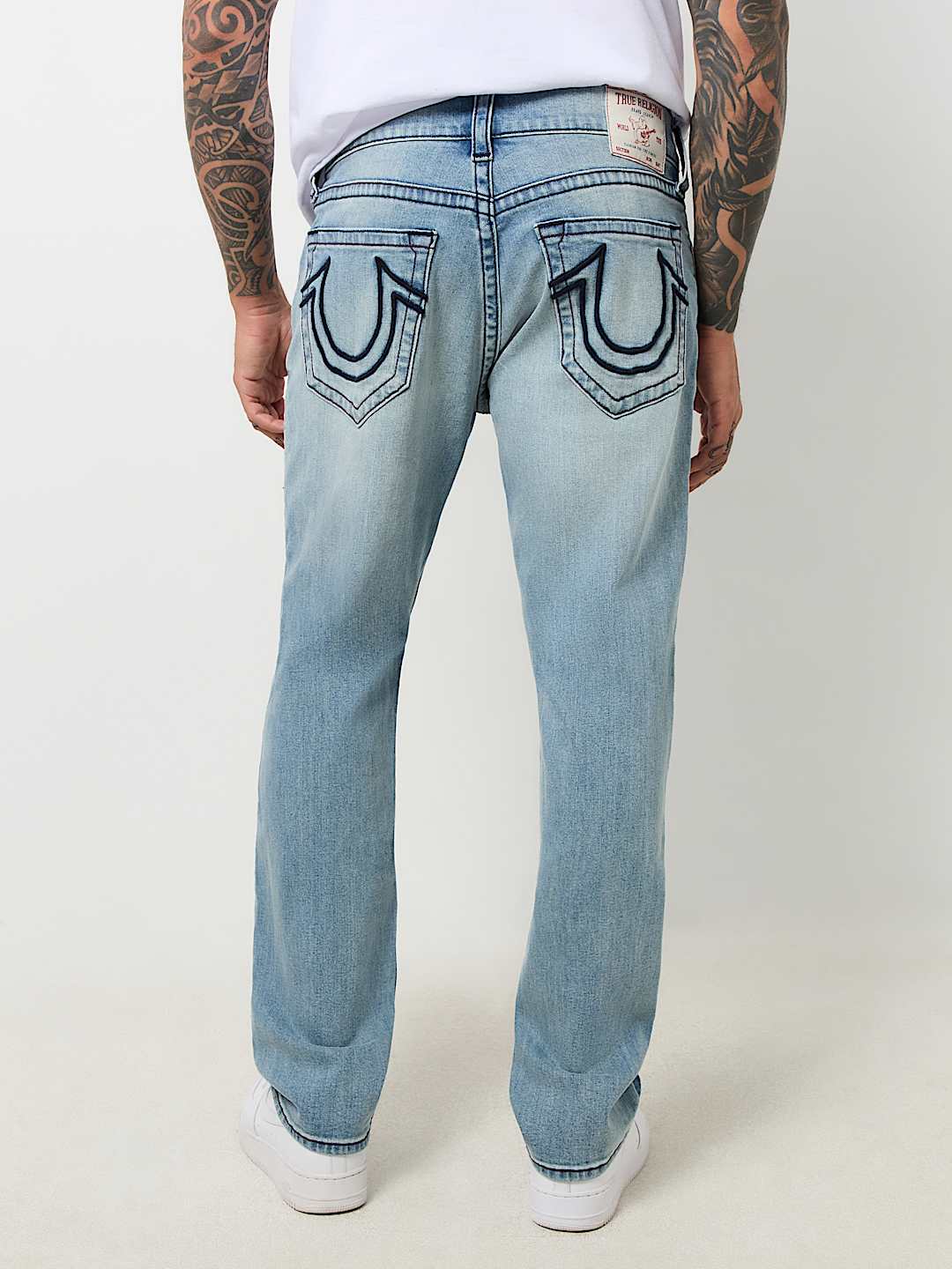 GENO EMBOSSED HORSESHOE SLIM JEAN - CAMEO LIGHT WASH | True