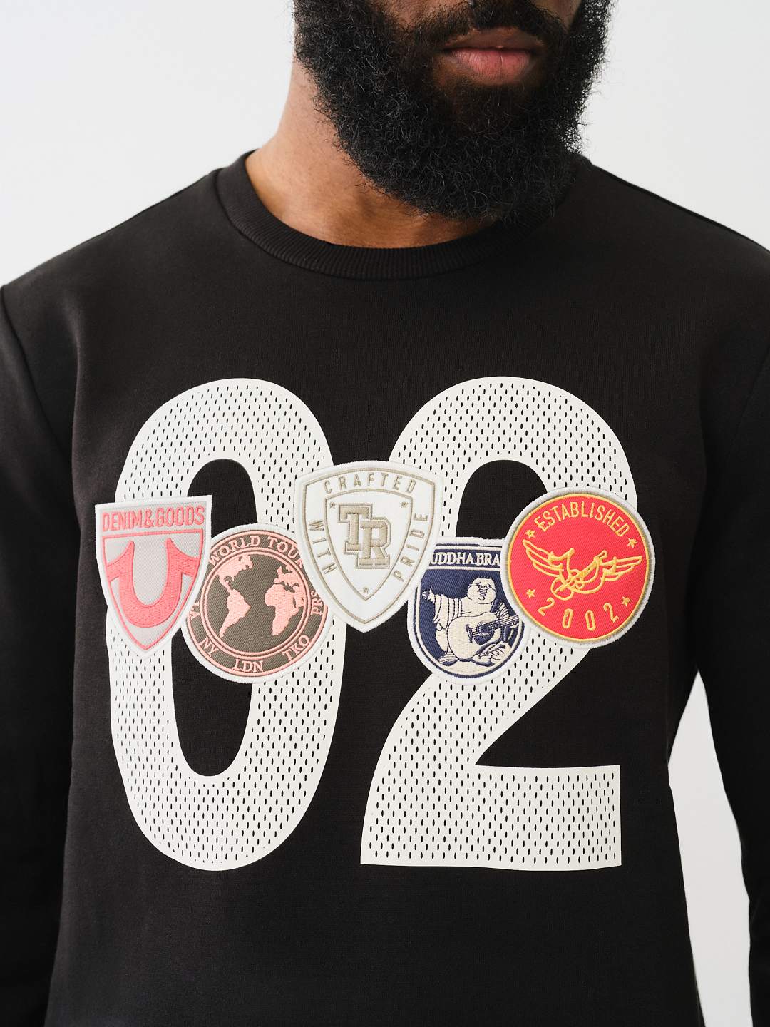PATCH CREW SWEATSHIRT