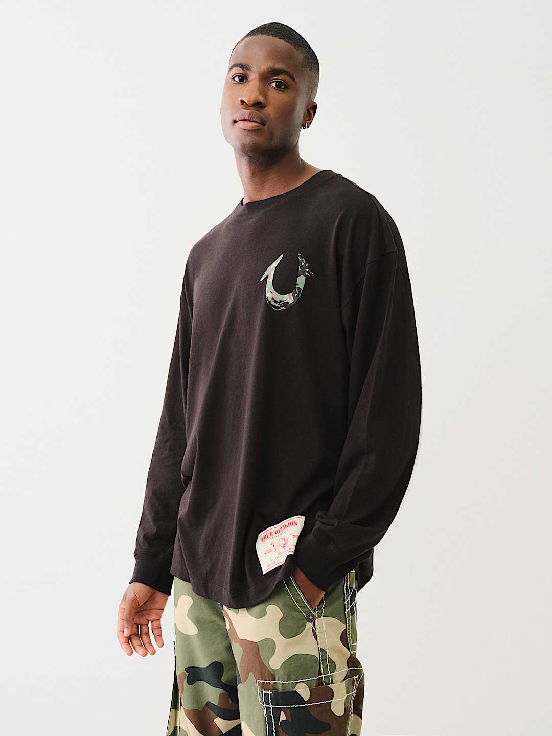 CAMISETA DE MANGA LARGA CON HERRADURA CAMUFLADA PINTADA