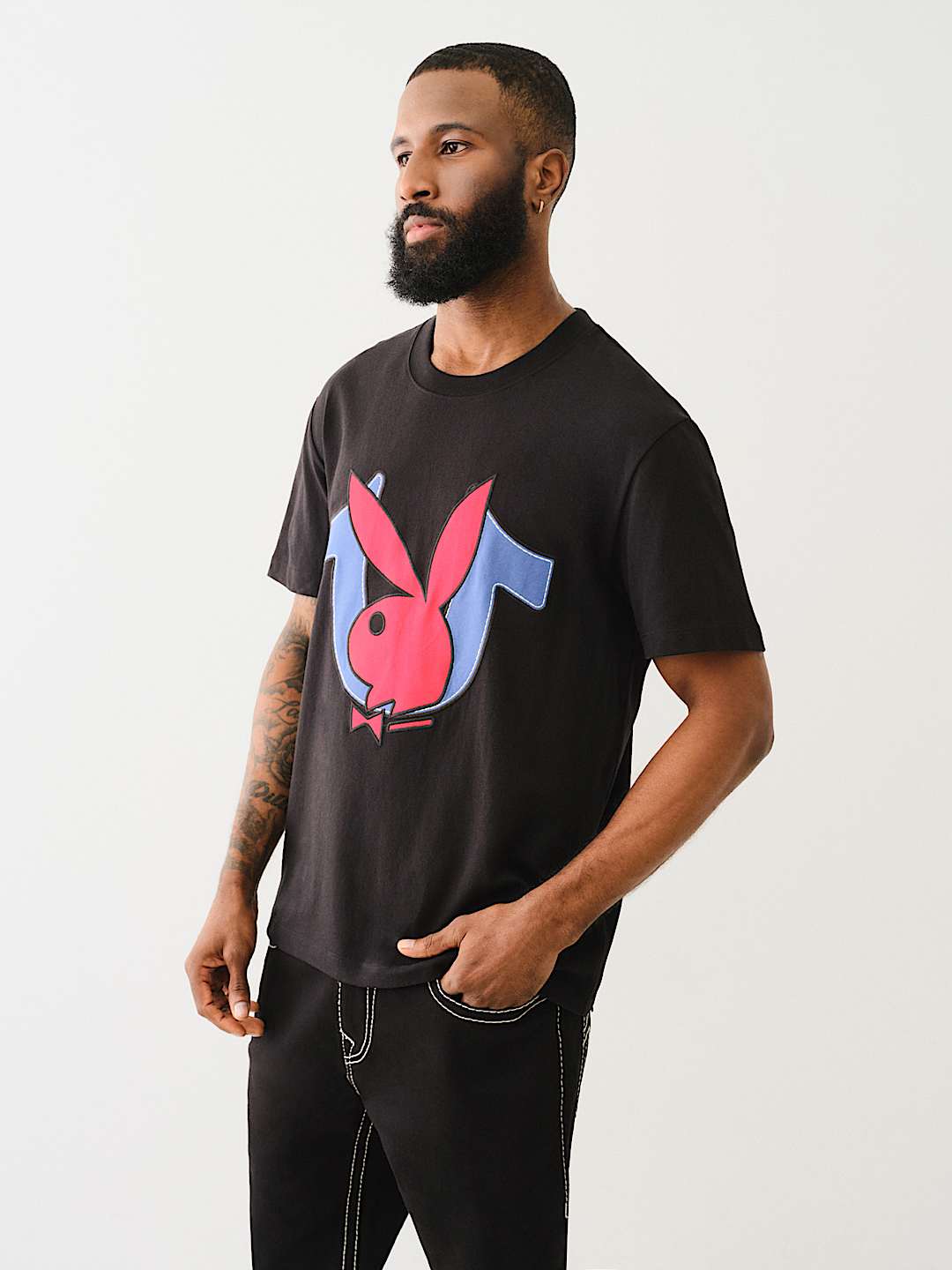 関税込み♪コラボ【TRUE RELIGION】X PLAYBOY ロゴ ★ Tシャツ True Religion x Playboy Logo Pink Crop T-Shirt | Zumiez