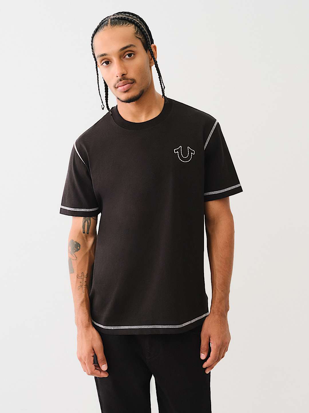 EMBROIDERED HORSESHOE FLATLOCK TEE
