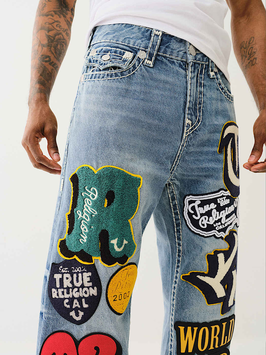 VINNY SUPER T PATCHES ULTRA BAGGY JEAN - MEDIUM LEGEND PRINT VINNY SUPER T PATCHES ULTRA BAGGY JEAN - MEDIUM LEGEND PRINT