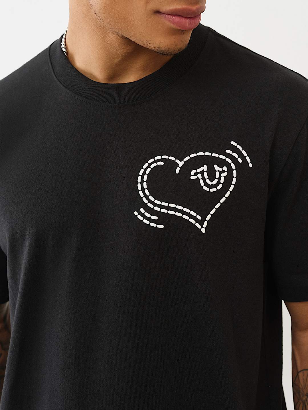 CAMISETA CON ESTAMPADO DE GATO EN RELIEVE, image 4