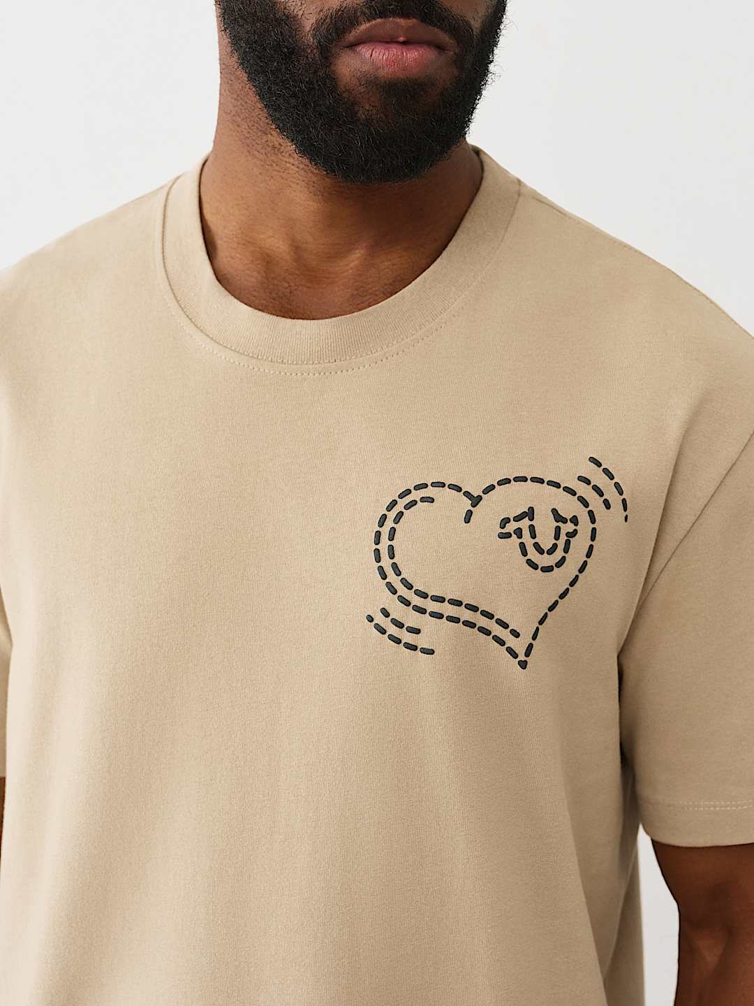 CAMISETA CON ESTAMPADO DE GATO EN RELIEVE, image 2