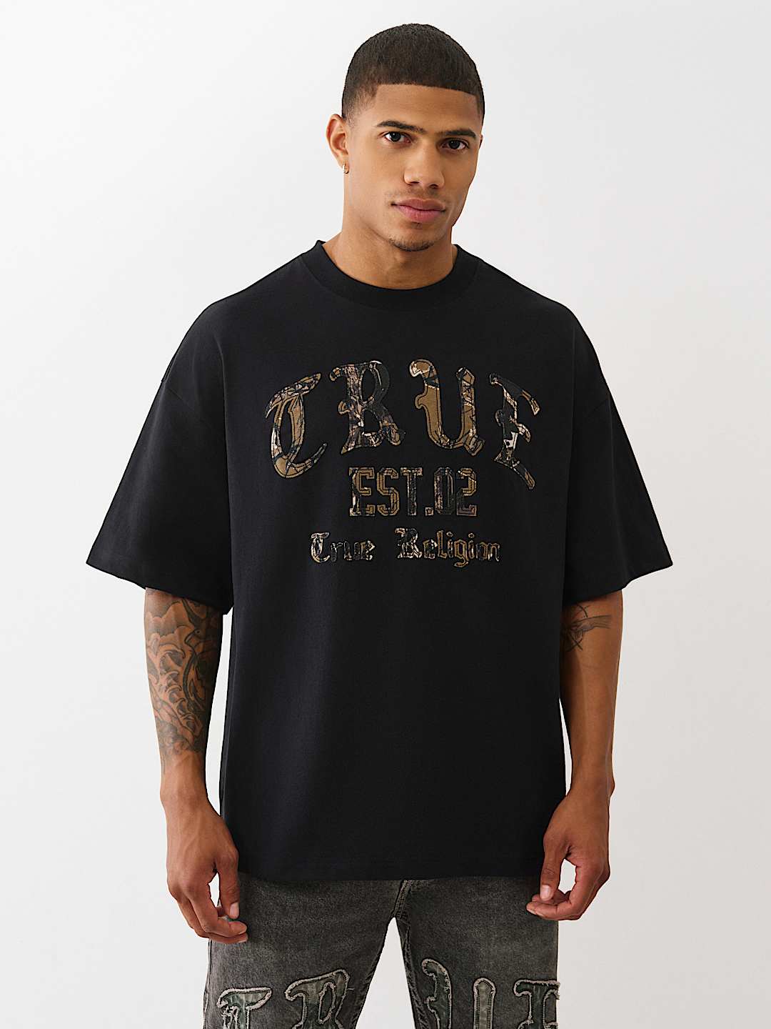 OVERSIZED CAMO APPLIQU&Eacute; TEE, image 2