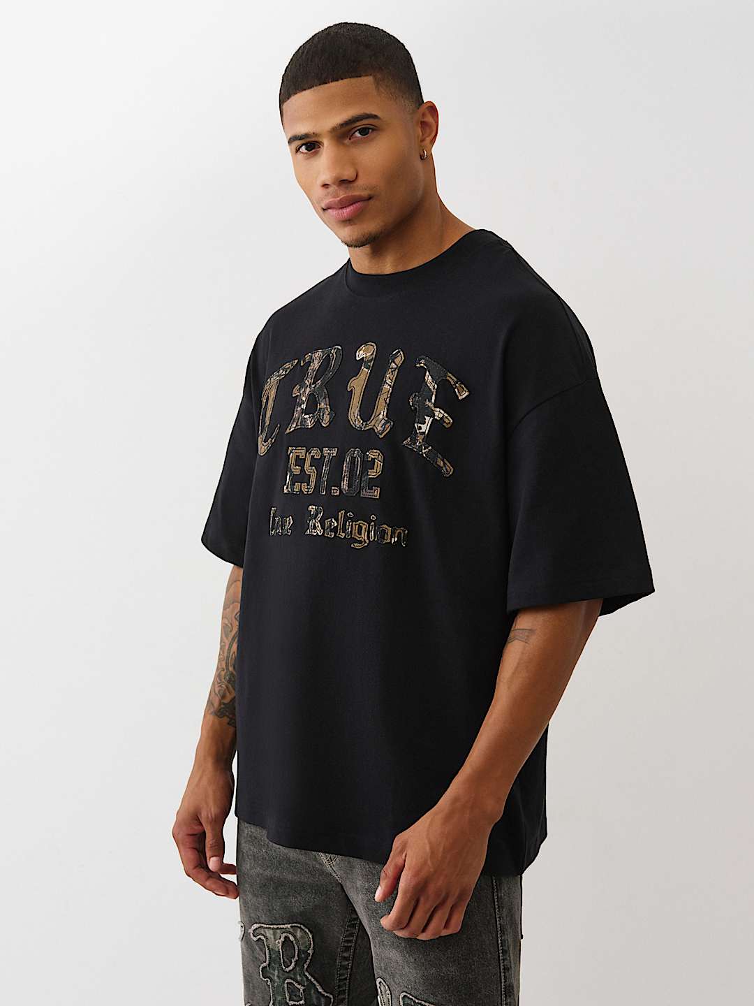 OVERSIZED CAMO APPLIQU&Eacute; TEE, image 3