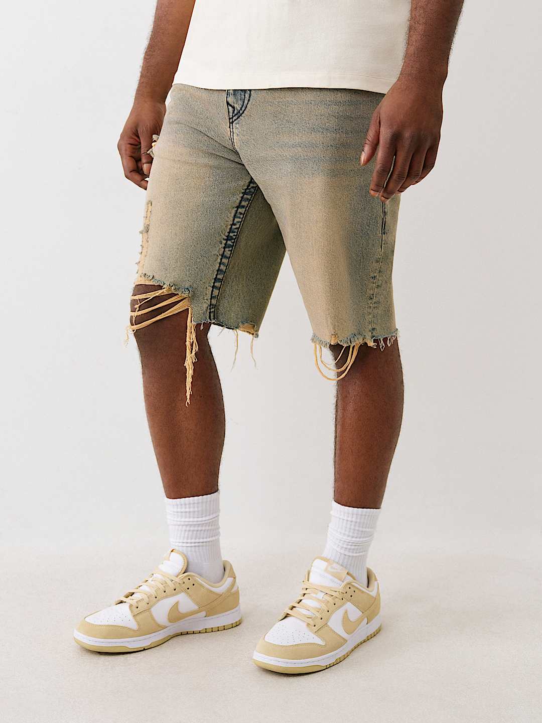 BOBBY BIG T DISTRESSED SHORT - DESERT WAY TINTED WASH | True
