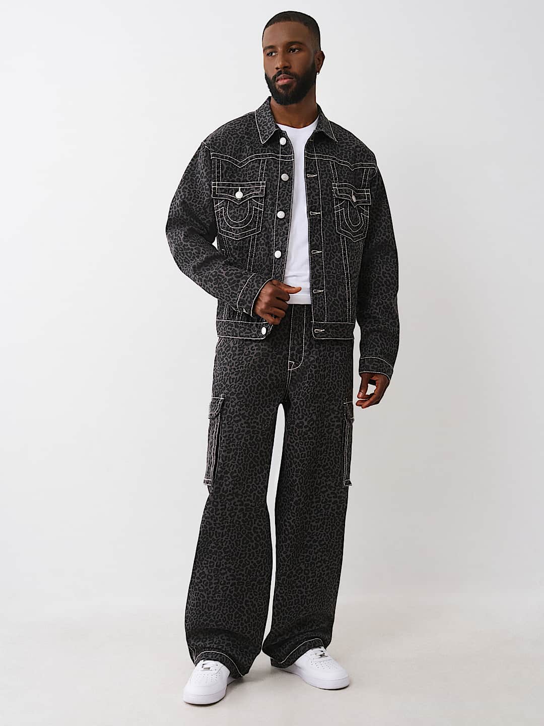 PANTALONES CARPINTEROS HOLGADOS BIG T DE LEOPARDO, image 8