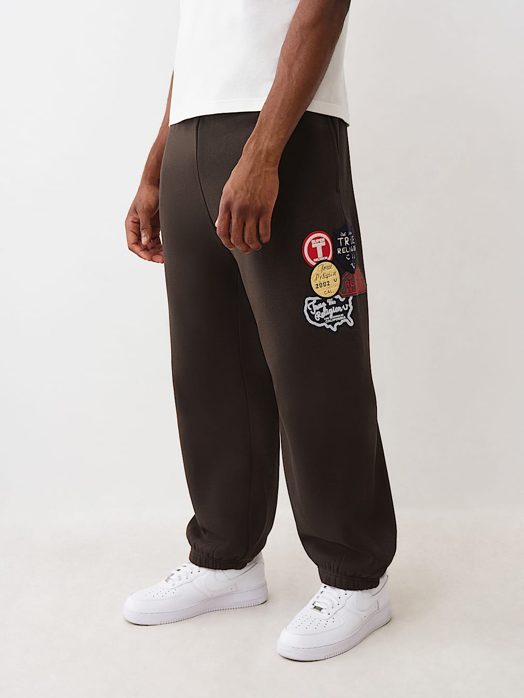 PANTALONES JOGGER VINTAGE CON PARCHE, image 1