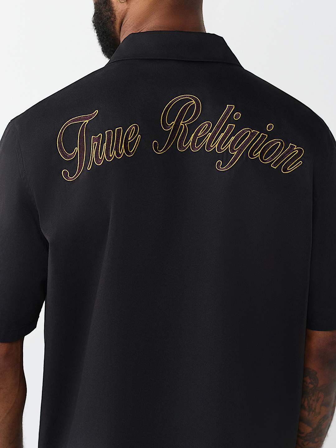 CAMISA BORDADA DE SARGA CON CUELLO DE CAMPANA, image 2