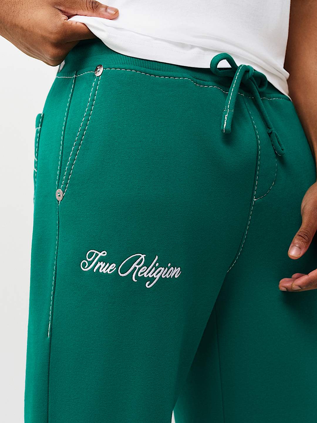 PANTALONES DEPORTIVOS HOLGADOS BIG T CON ESCUDO DE TR, image 4