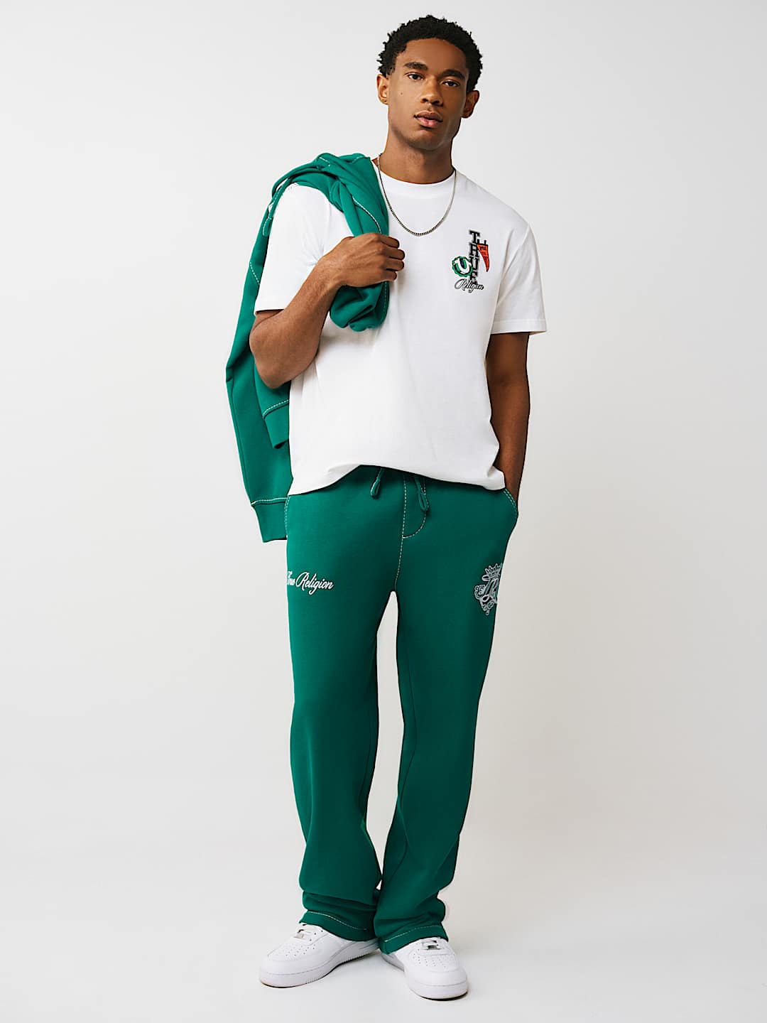 PANTALONES DEPORTIVOS HOLGADOS BIG T CON ESCUDO DE TR, image 7