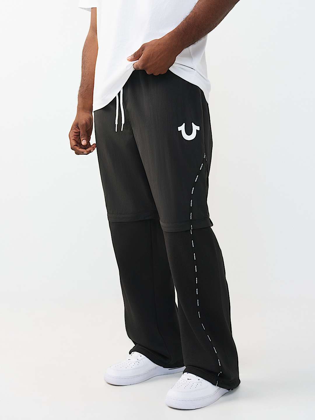 PANTALONES DEPORTIVOS CONVERTIBLES DE VELL&Oacute;N DE NAILON, image 1