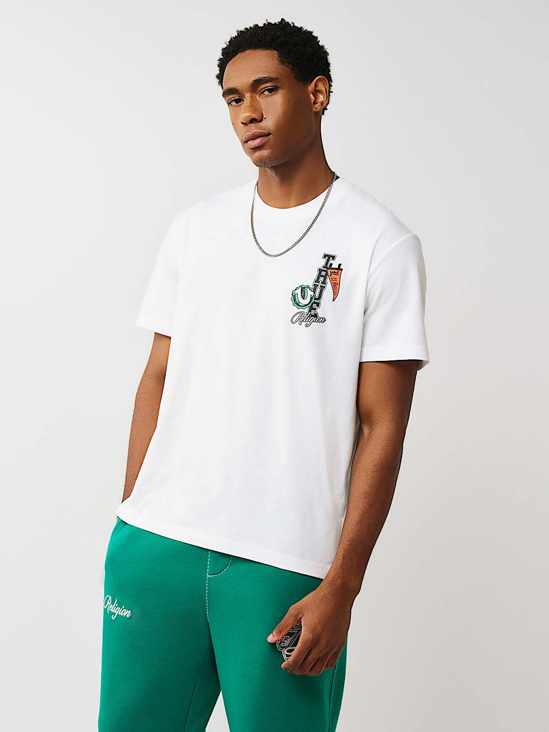 CAMISETA CON GR&Aacute;FICO DE BANDERINES CON HERRADURA, image 4