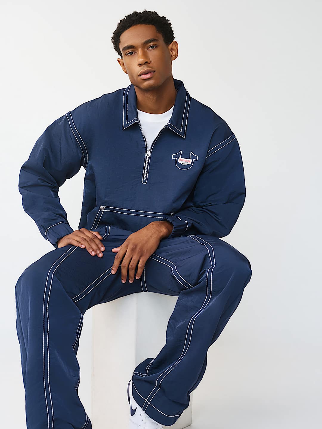 CHAQUETA POPOVER CON COSTURAS BIG T DE NAILON, image 6