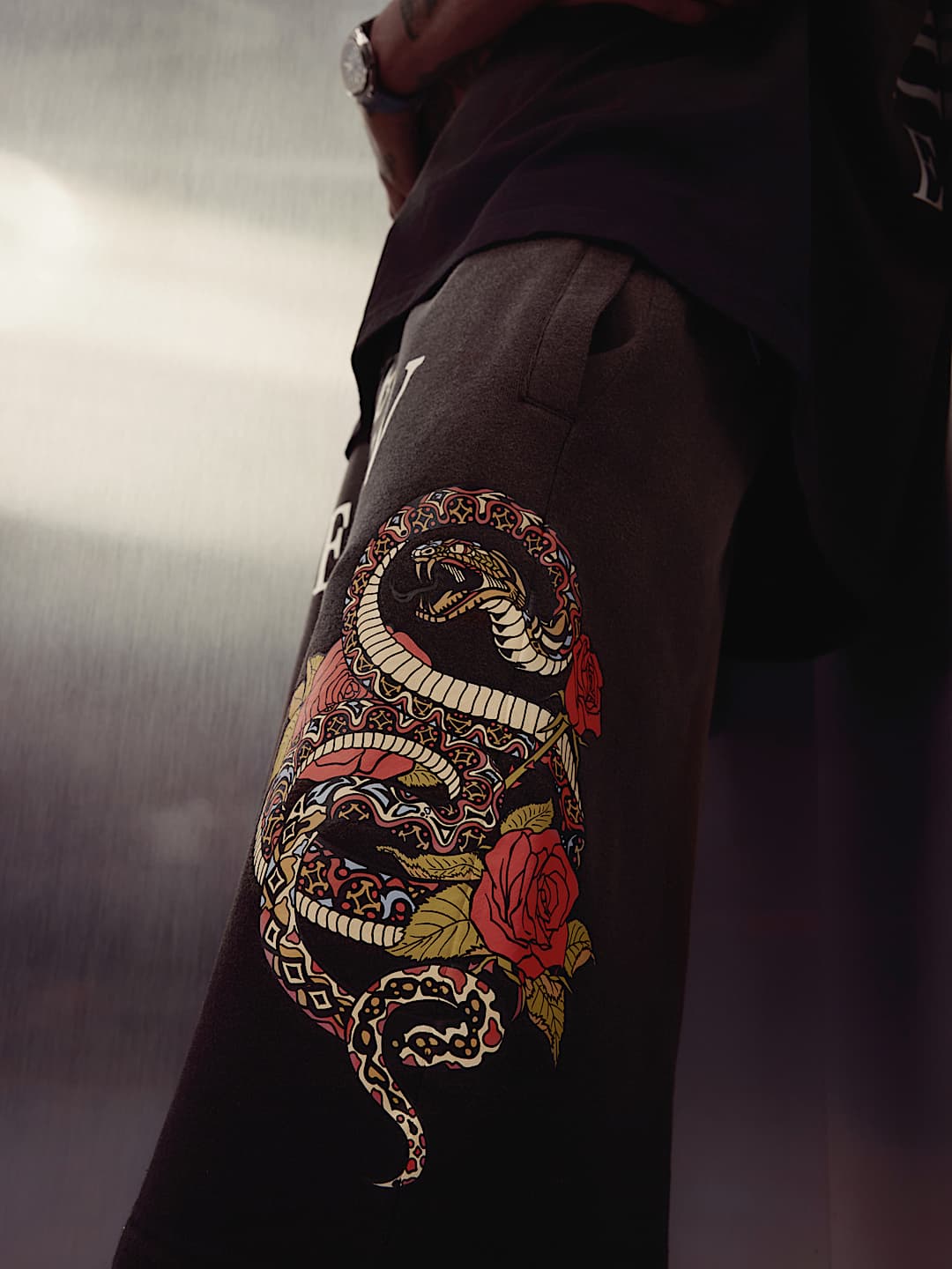 MIKEY FLORAL SNAKE BAGGY AF SWEATSHORT
