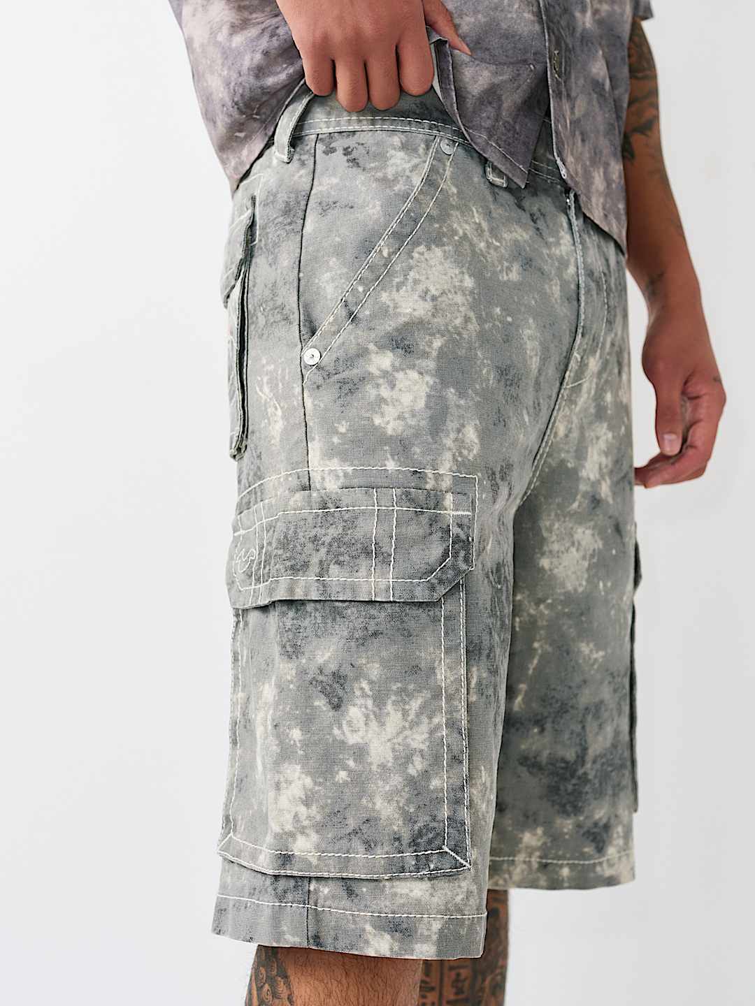VINNY BIG T TIE-DYE CAMO ULTRA BAGGY CARGO SHORT, image 4