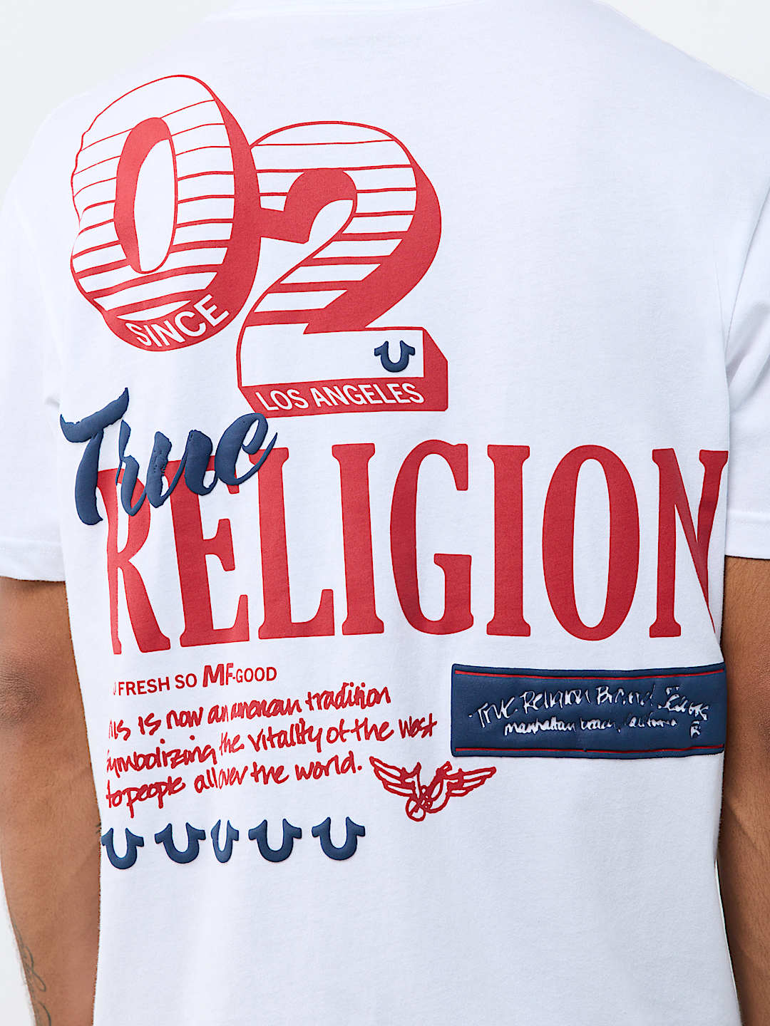 SO FRESH LOGO TEE