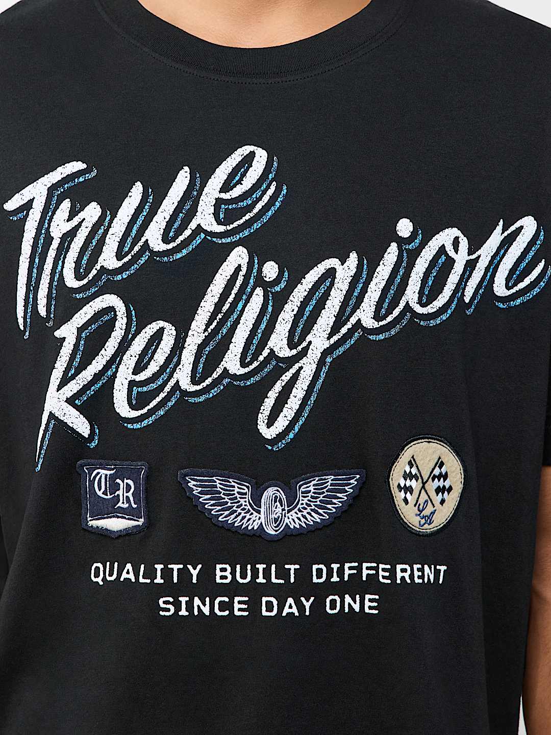 STAY TRUE LOGO TEE