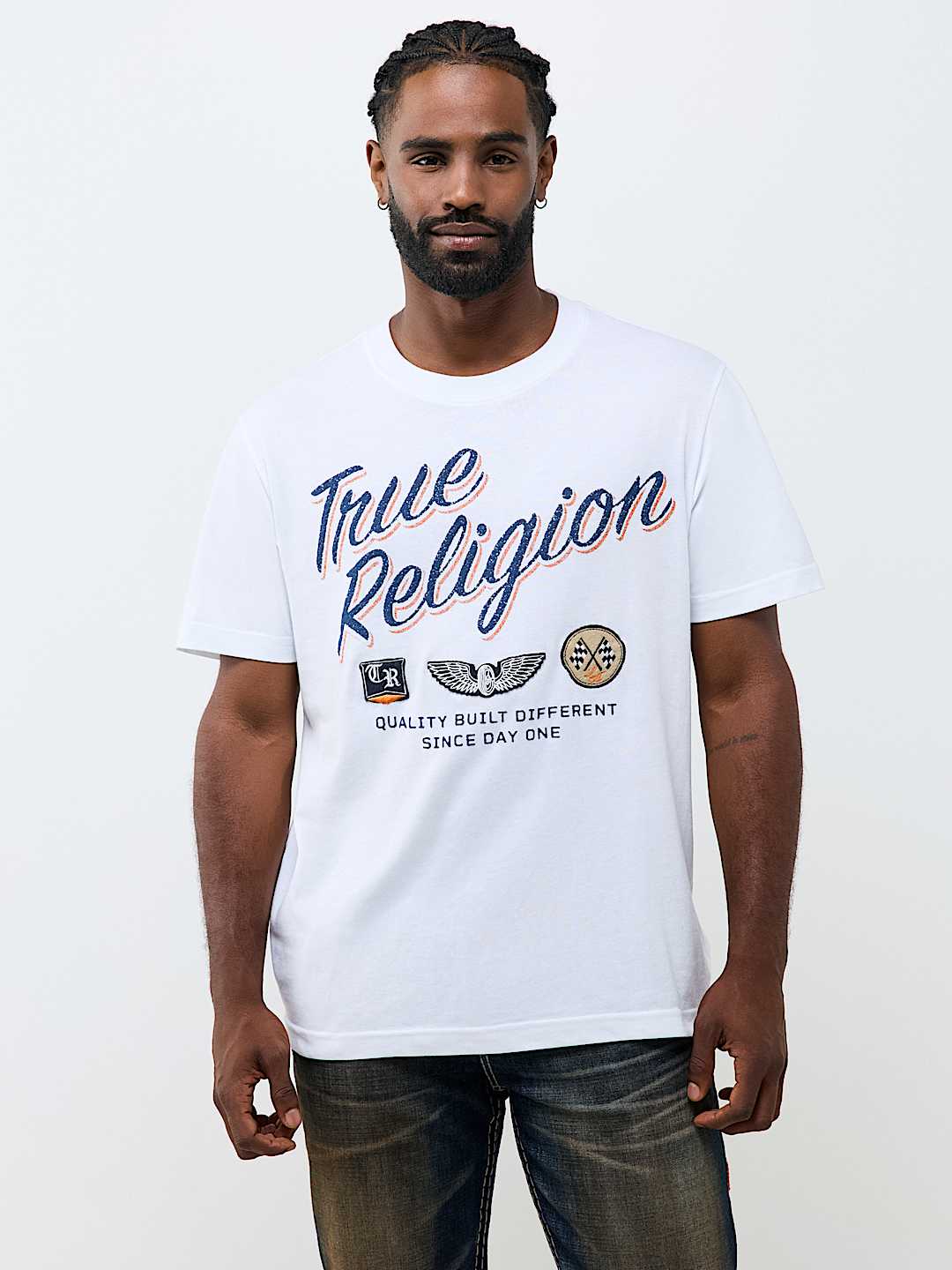 STAY TRUE LOGO TEE