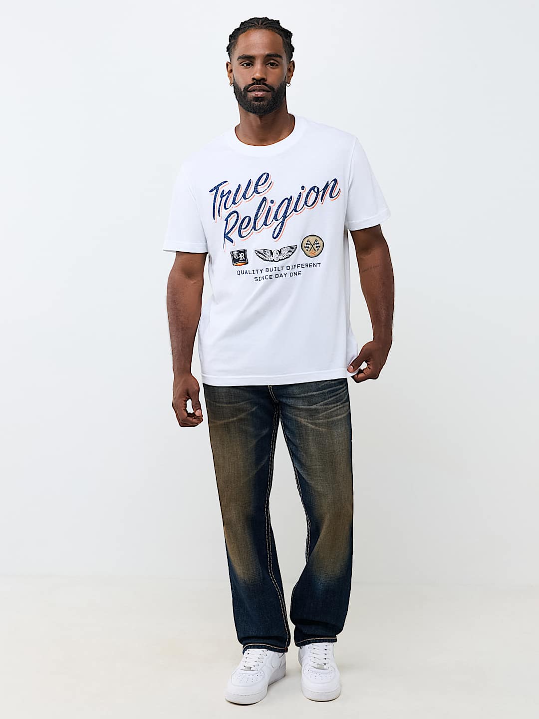 STAY TRUE LOGO TEE
