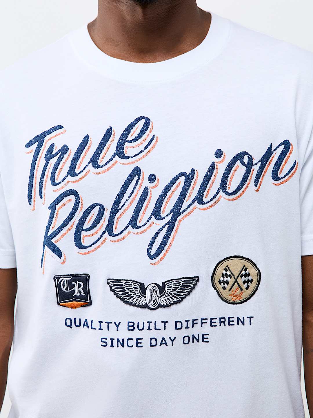 STAY TRUE LOGO TEE
