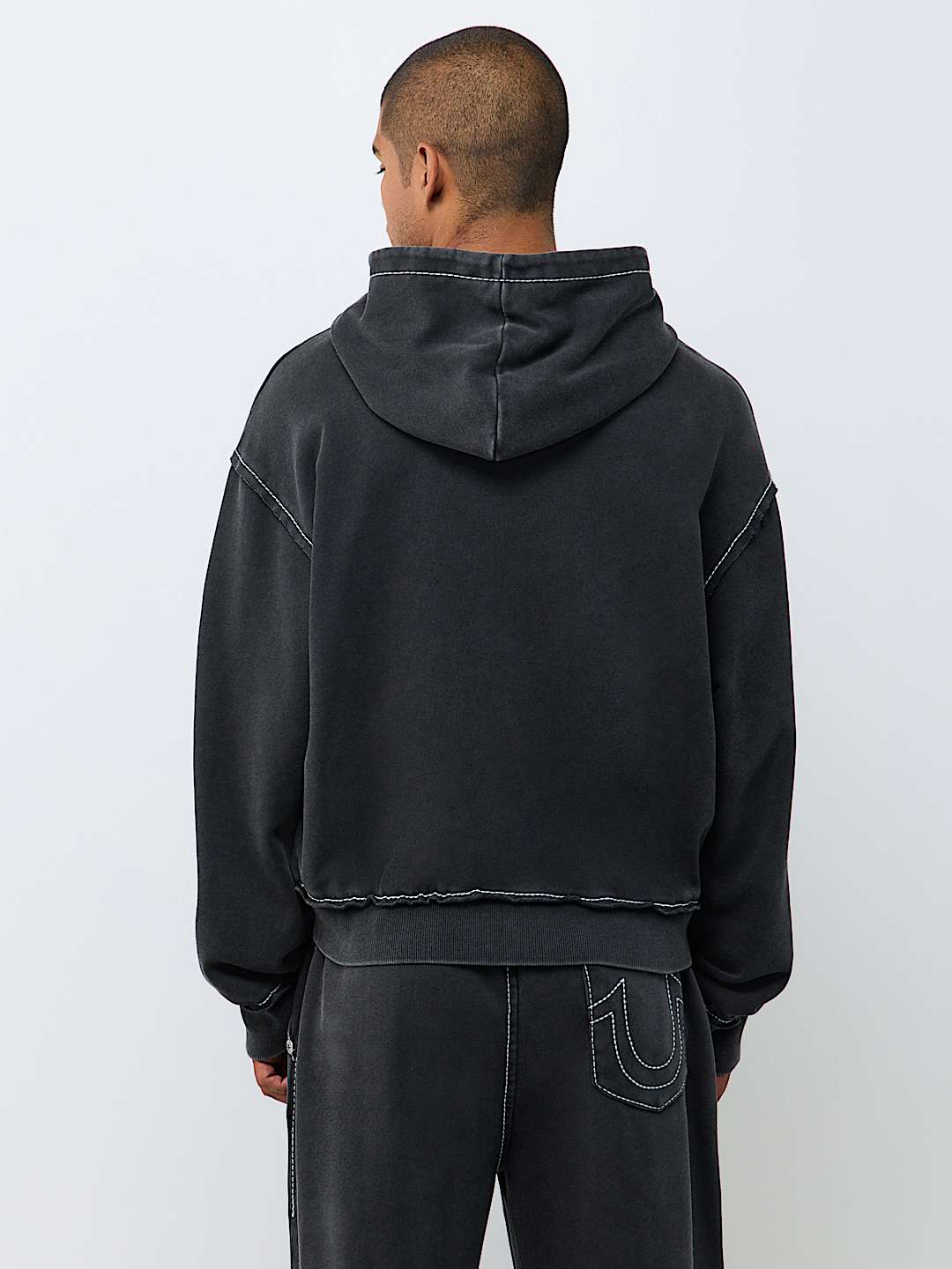 APPLIQU&Eacute; BIG T BOXY HOODIE