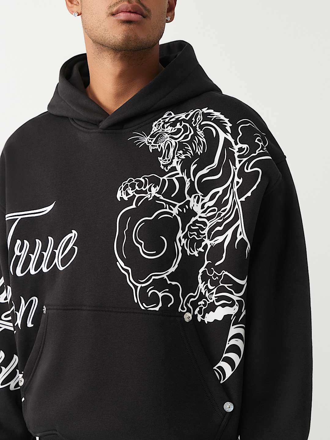 CHANDAIL &Agrave; CAPUCHON AMPLE AVEC LOGO DE TIGRE ET INSCRIPTION