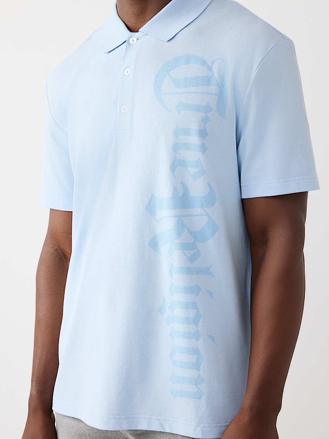 POLO AVEC LOGO PIQU&Eacute;