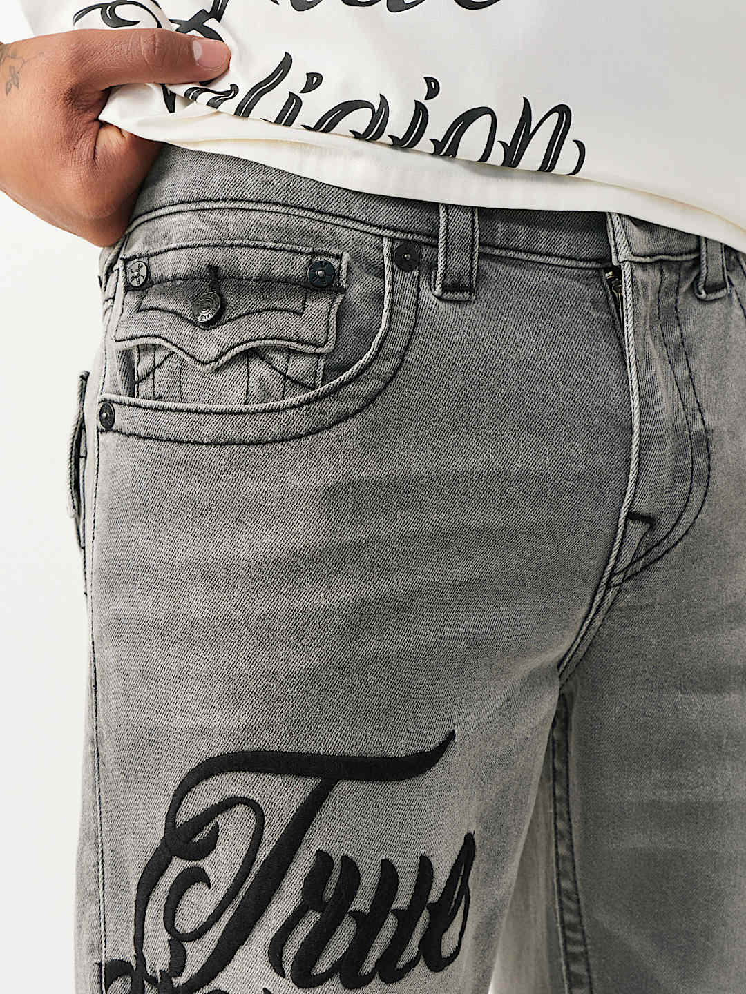JEANS CORTE DE BOTA BILLY CON SOLAPA EN LA PIERNA, image 6