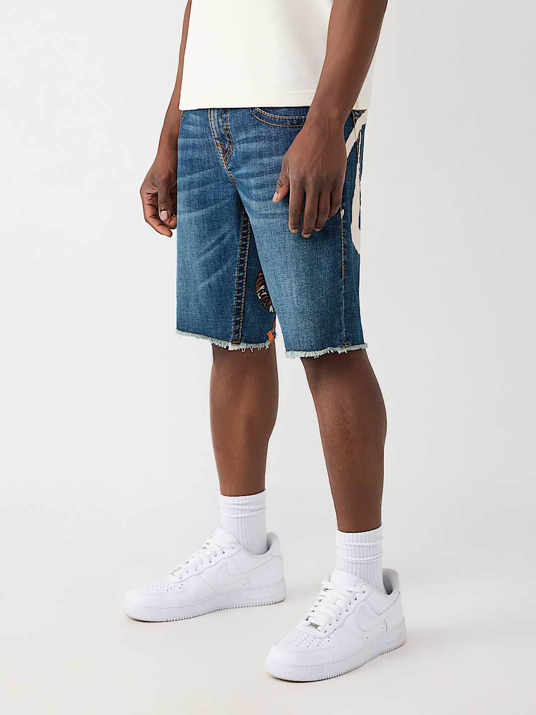 SHORTS RICKY BIG T CON DOBLADILLO DESHILACHADO, image 3