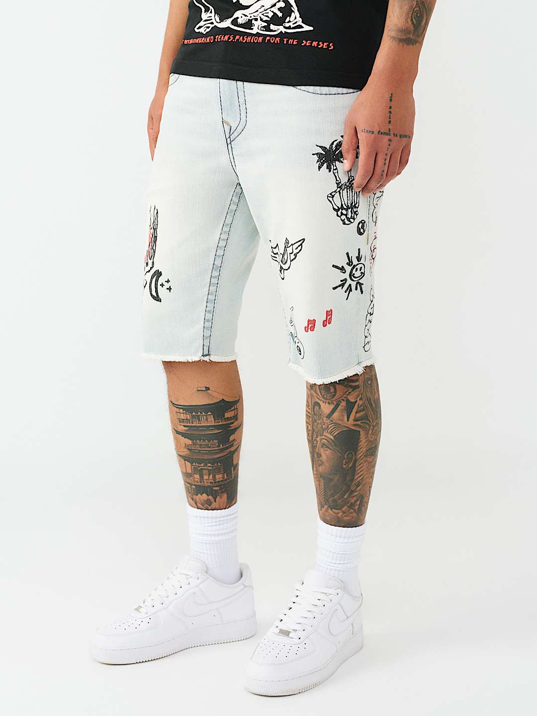 ROCCO BIG T DOODLE FRAYED HEM FLAP SHORT