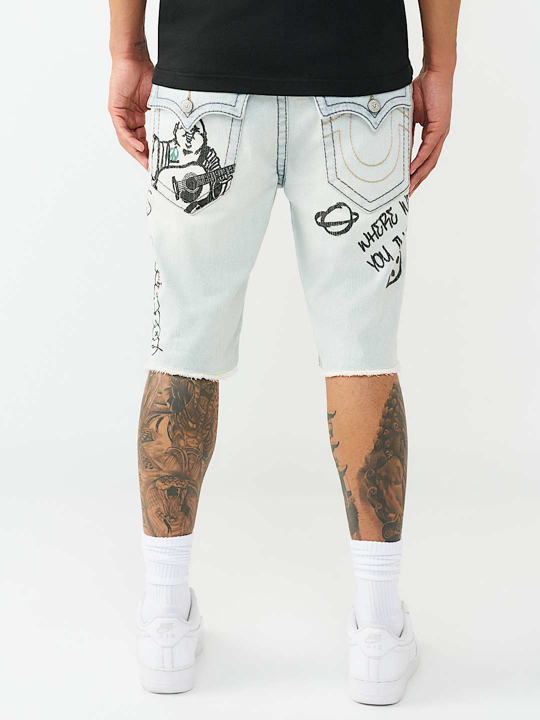 ROCCO BIG T DOODLE FRAYED HEM FLAP SHORT