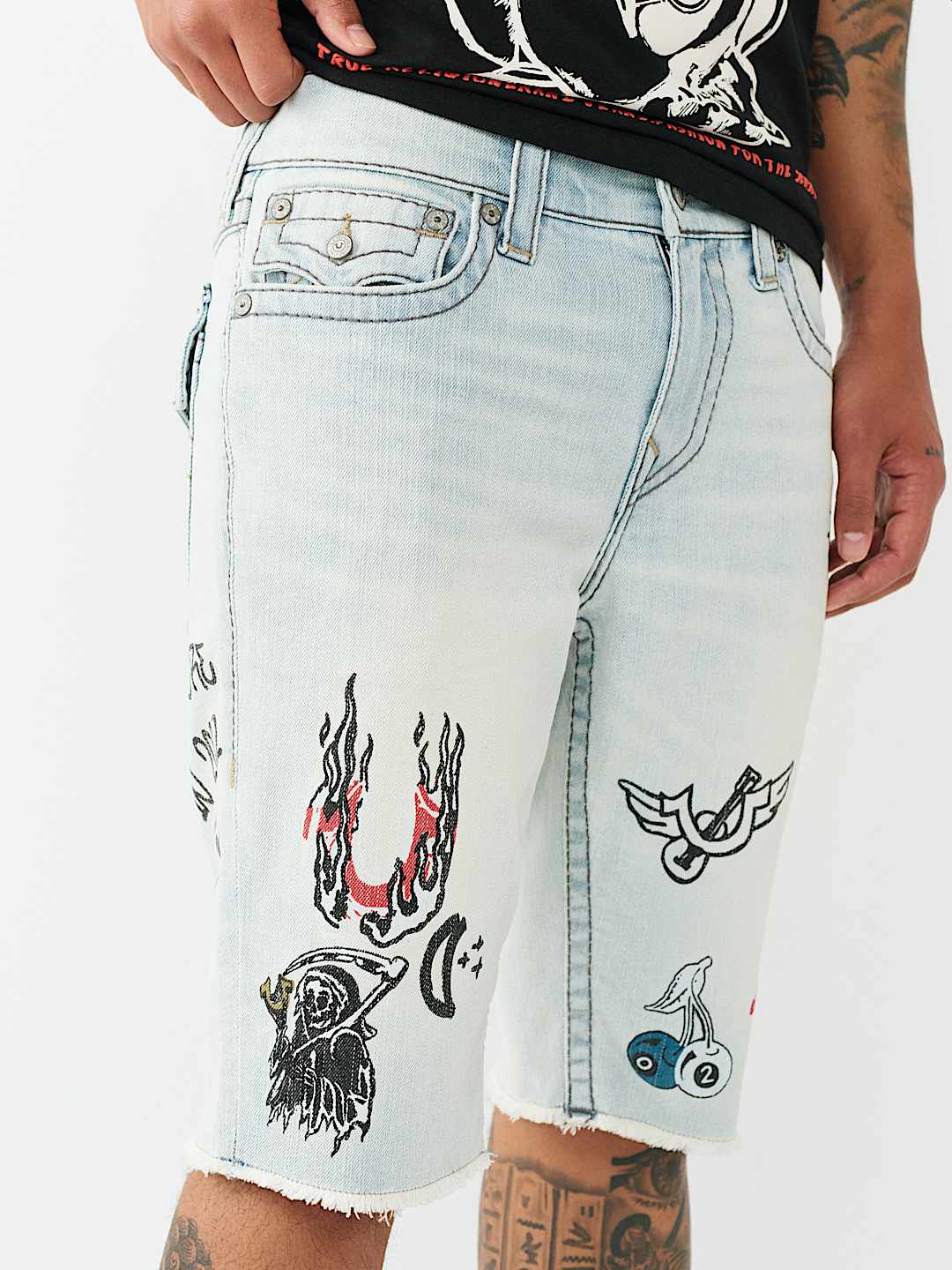 ROCCO BIG T DOODLE FRAYED HEM FLAP SHORT
