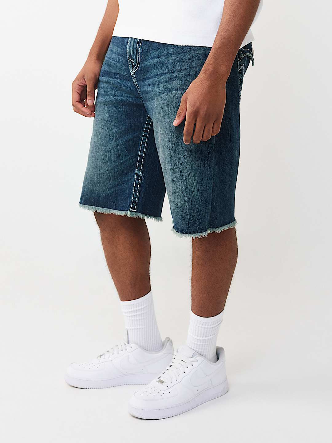 VINNY FRAYED BIG T ULTRA BAGGY SHORT, image 3