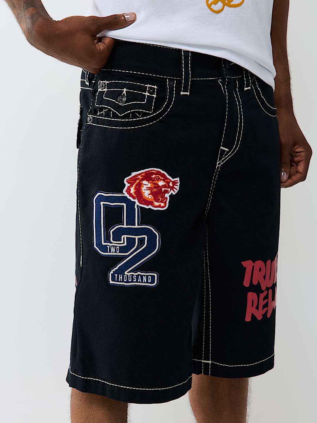 VINNY PATCH BIG T FLAP ULTRA BAGGY SHORT
