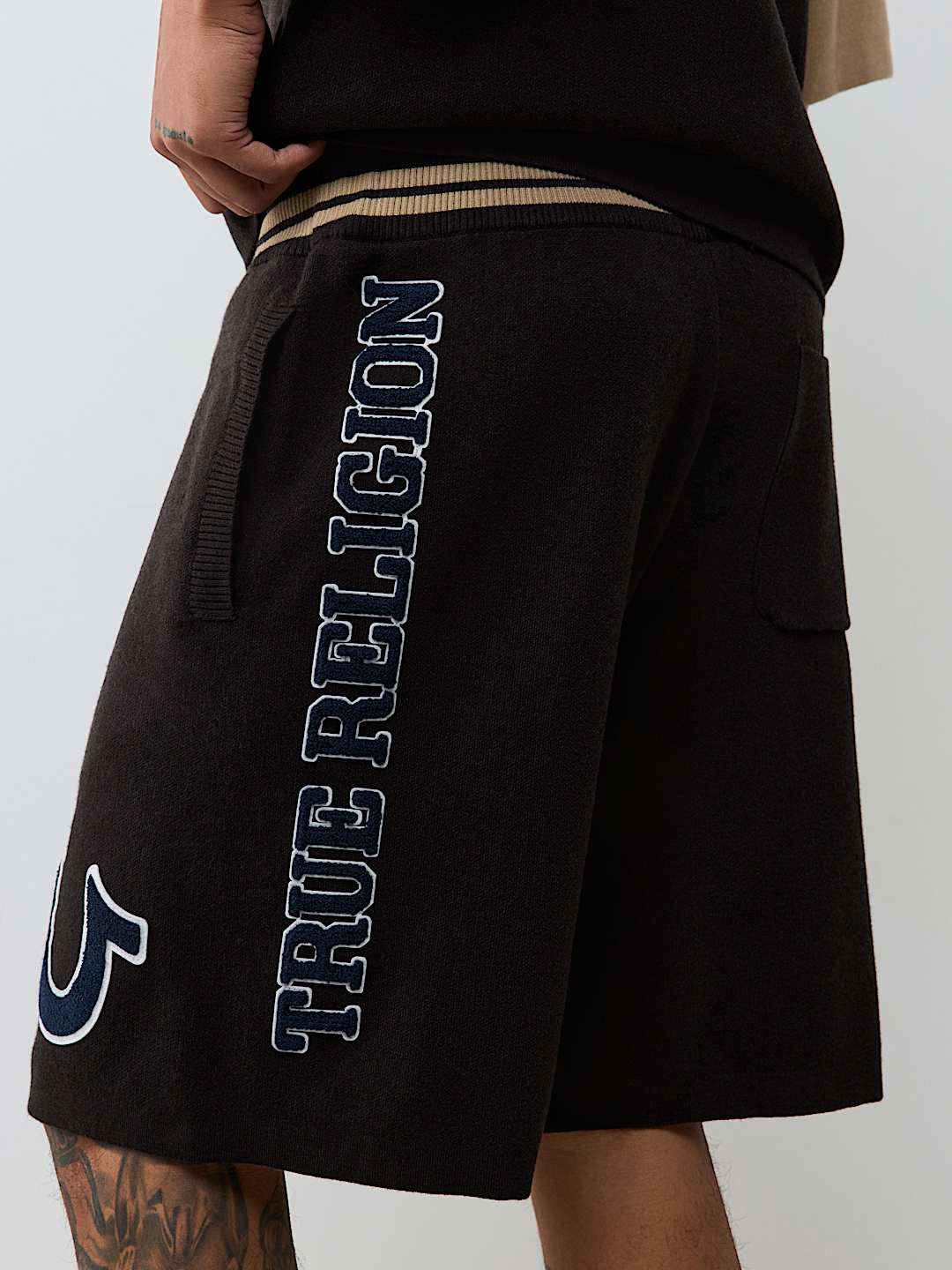 KNIT LOGO SHORT