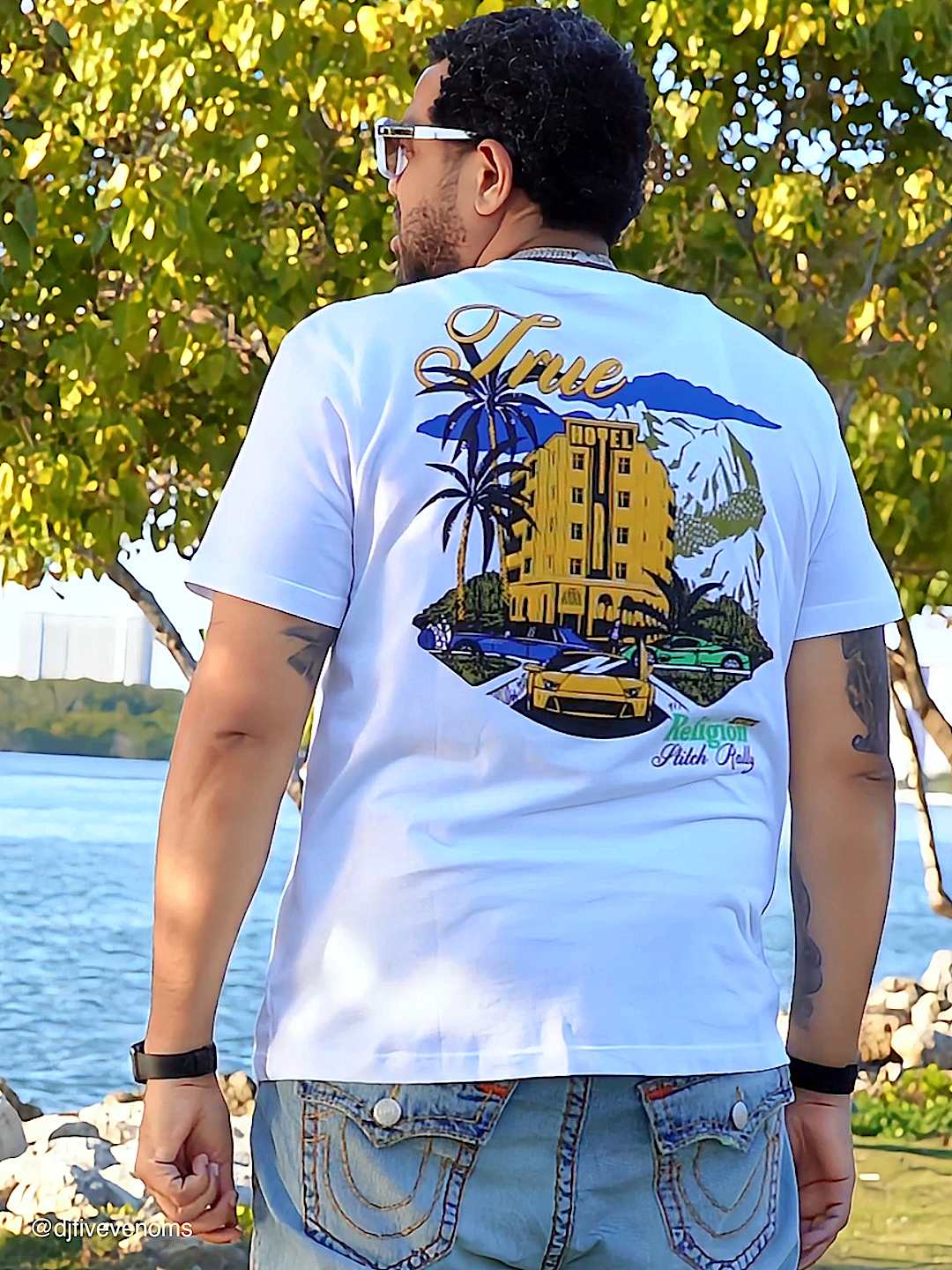 SCENIC HOTEL GRAPHIC TEE, image 1