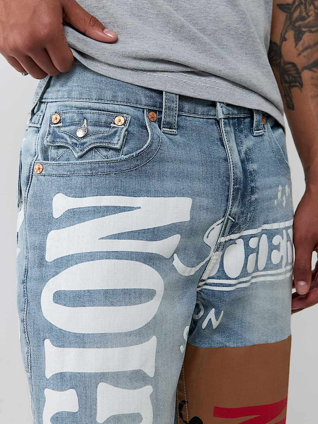BOBBY PRINT FLAP BAGGY JEAN 32"