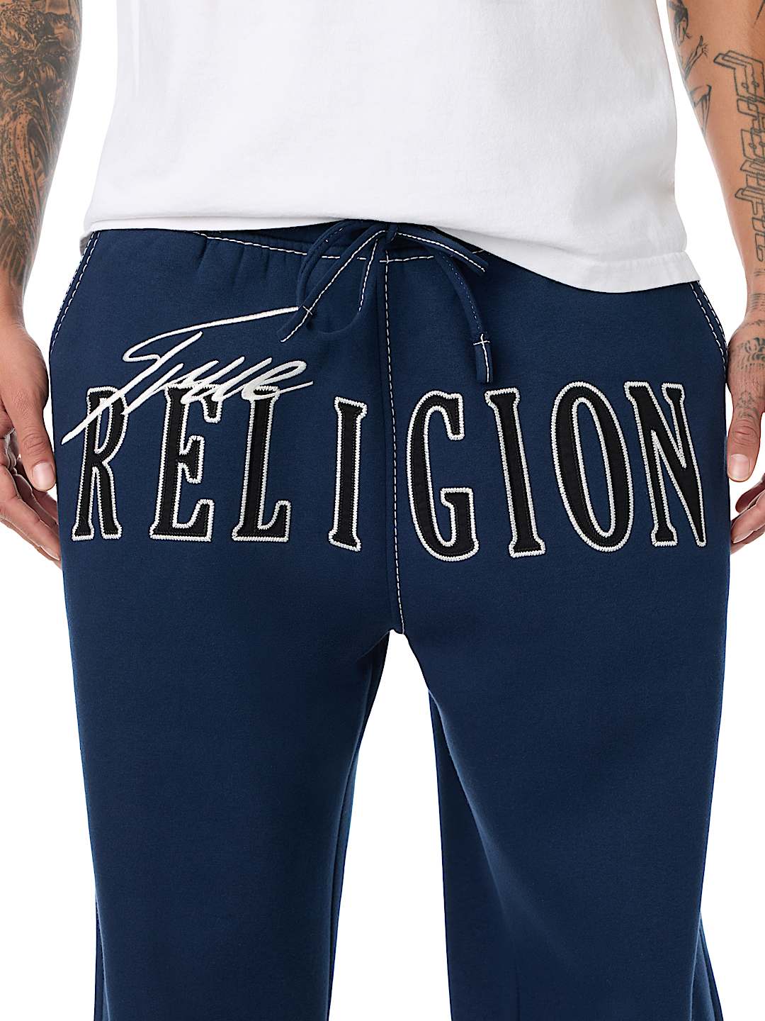 STENCIL LOGO BIG T BAGGY JOGGER