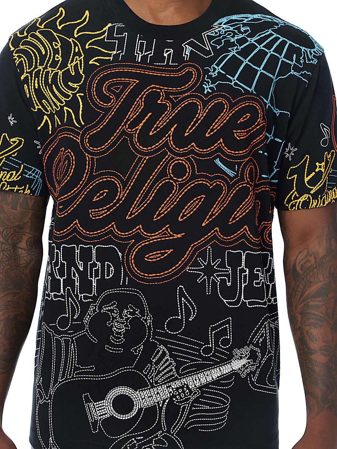 TROPHY TEE